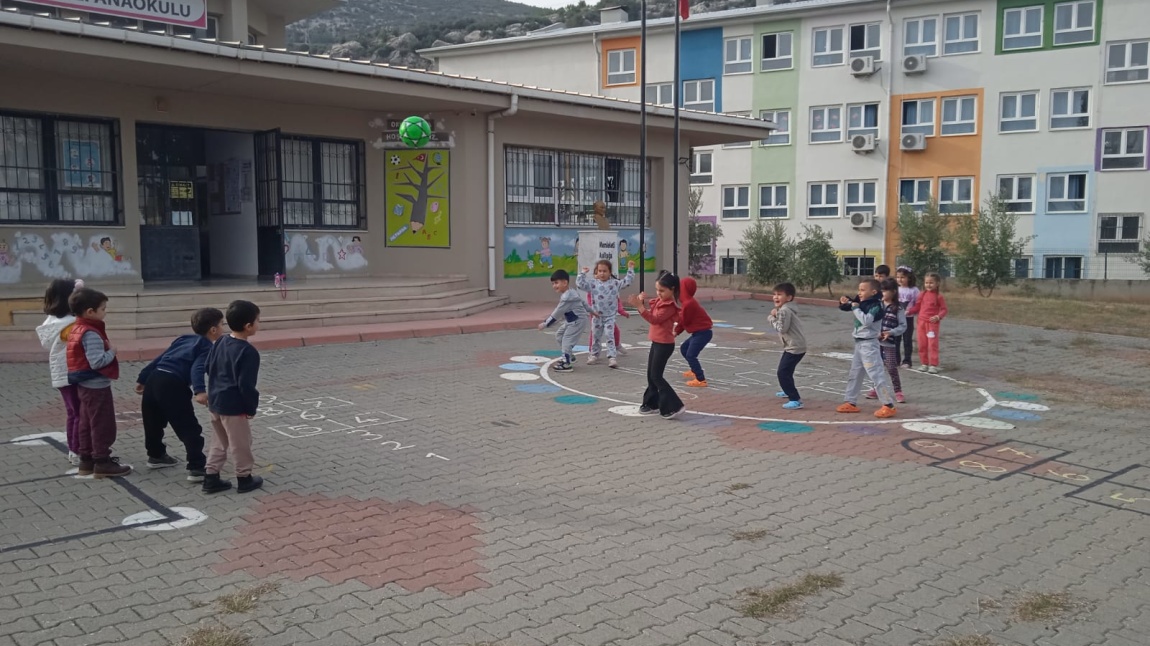 Geleneksel Oyunlardan Yakar Top